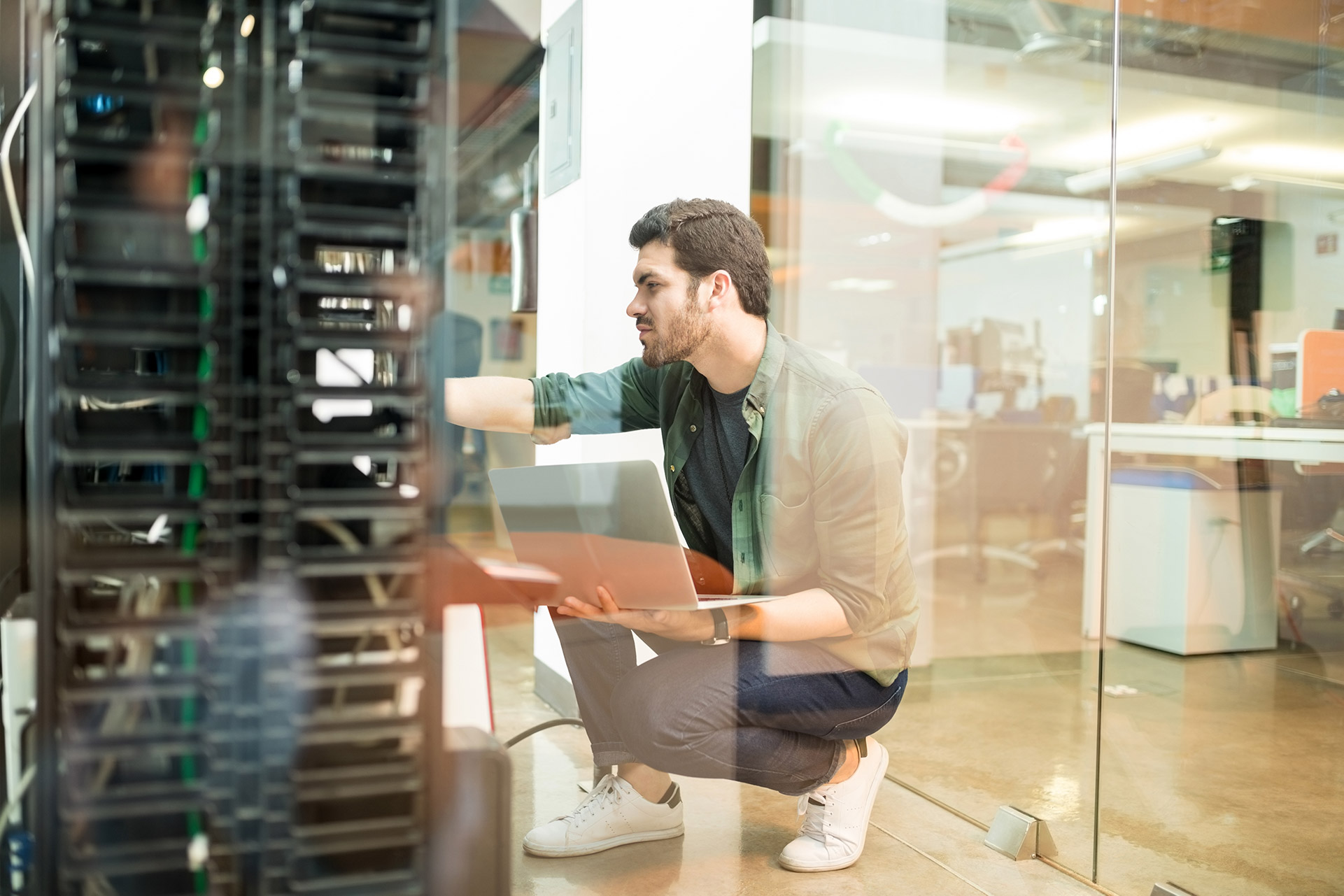 eMDTec IT specialist managing disaster recovery New Jersey server infrastructure