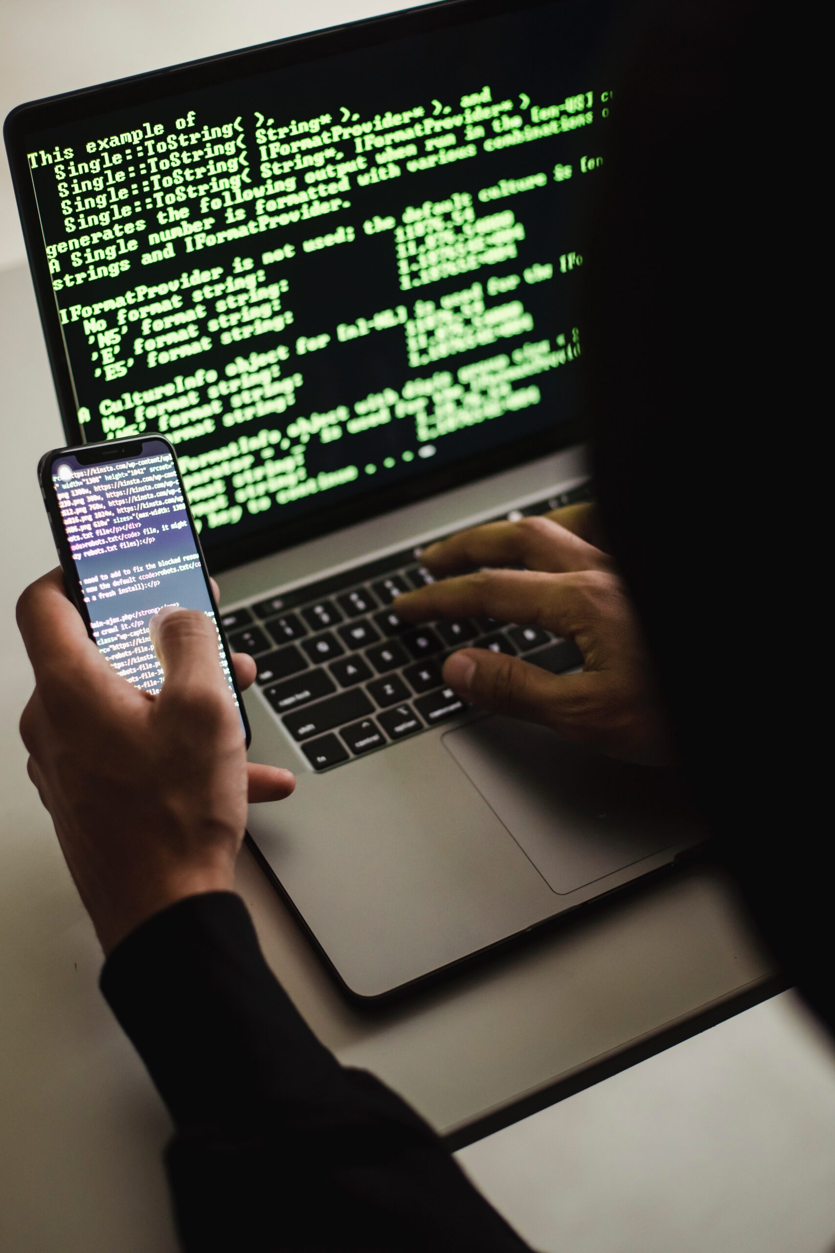 Mobile Malware Has Increased 500% – What Should You Do? 2 Mobile malware warning on a smartphone screen