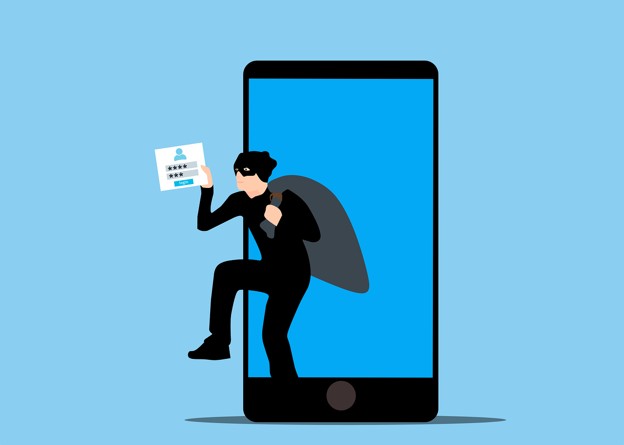 Don't Be a Victim: Common Mobile Malware Traps 2 Mobile malware traps threatening a smartphone user